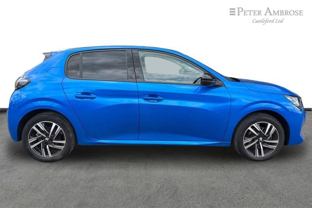2022 Peugeot 208 1.2 PureTech 100 Allure Premium 5dr